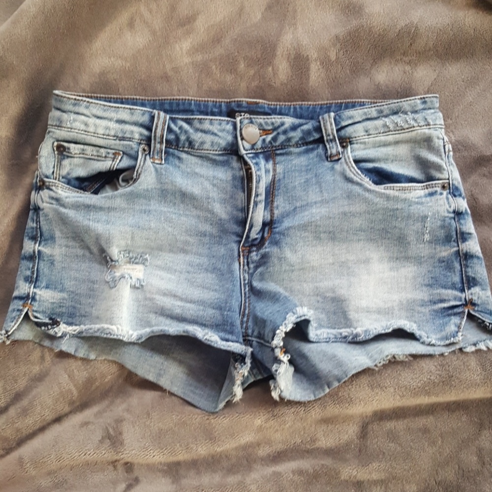 STS Blue denim shorts - size 28